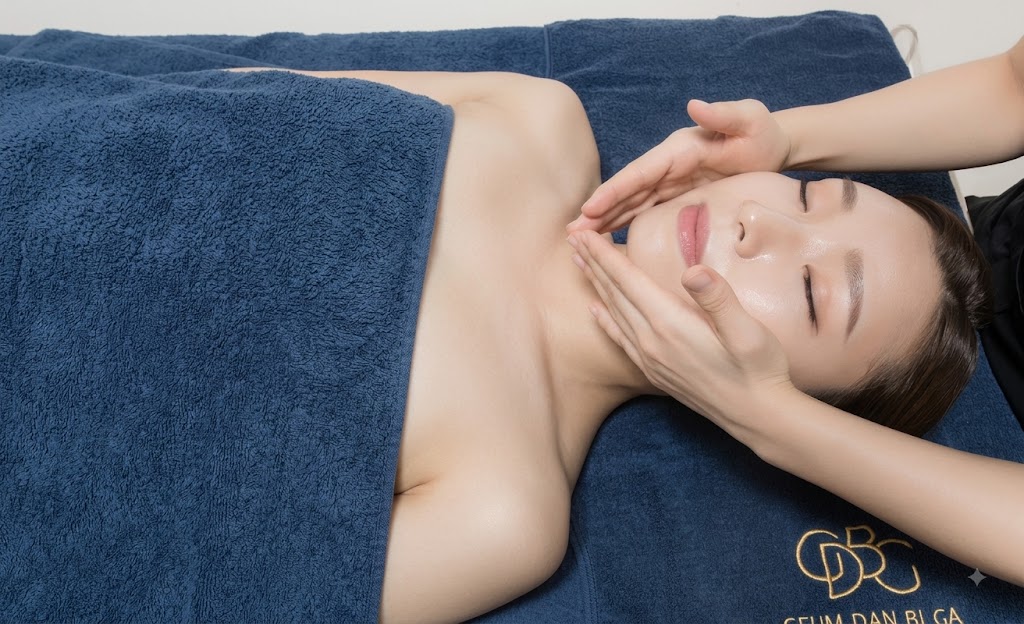 작은얼굴 V라인관리